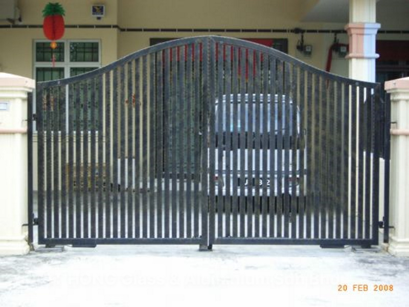 Maingate With Wrought Iron 13